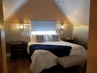 Lucy's Loft above the Nashville Fudge Kitchen in the heart of Nashville, Indiana - 4-Star