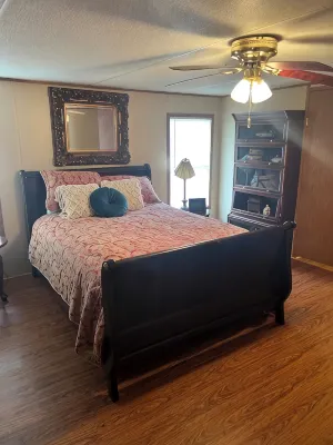 Eagle Lake Escape - lakefront - private lot - 3-Star