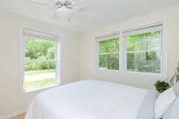 Blue Breeze - Private lakefront w/ Hot Tub - 4-stjärniga