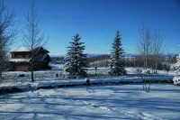 Beautiful upscale retreat for travelers who value beauty and seclusion. - Chalets