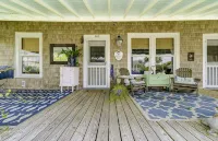 Best Porch in Swansboro! 1 Block to Front Street. Beautiful New Kitchen. - Wi-Fi