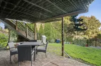 Queen Anne Chateau - Walk Everywhere 1BR Craftsman - Bungalows