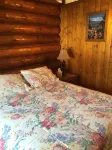 Cozy two bedroom log  cabin on the Chena River near town. - 2-نجوم