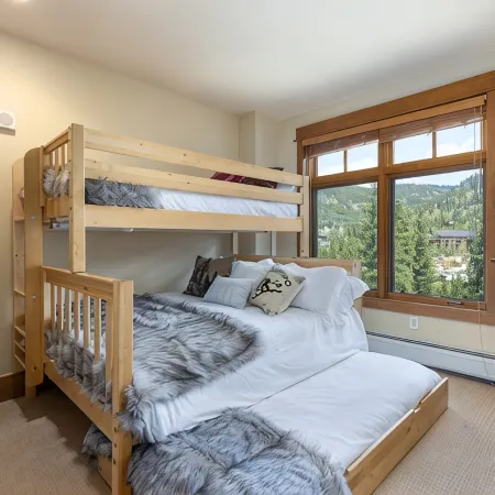 NEW LONE EAGLE PENTHOUSE, TRUE SKI-IN / SKI-OUT ON KEYSTONE MOUNTAIN