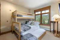 NEW LONE EAGLE PENTHOUSE, TRUE SKI-IN / SKI-OUT ON KEYSTONE MOUNTAIN - Boutique