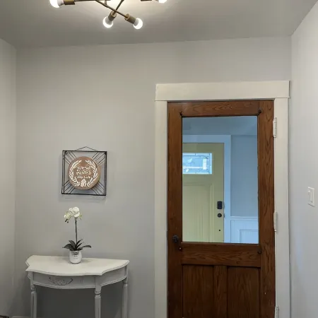 Chic 3bed 2bath Home with free parking close to United Center