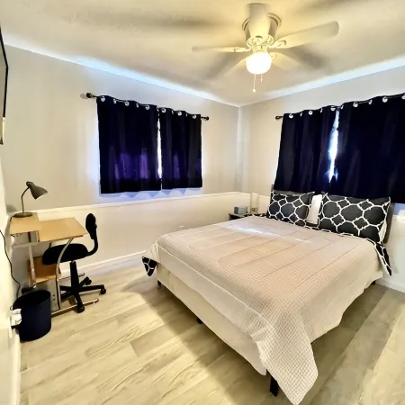 Furnished 4Br Pool Home for Construction Crews & Project Teams in Universal City