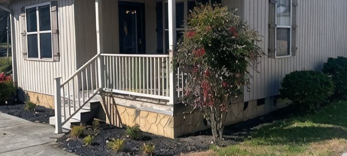 Lakefront Cabin in quiet cove. No steps to private boat slip. Pet friendly. Hotels in Campbell County