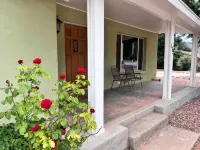 Comfortable 2 BD, 2 BA Home-Large Yard for Pets! - Boutique
