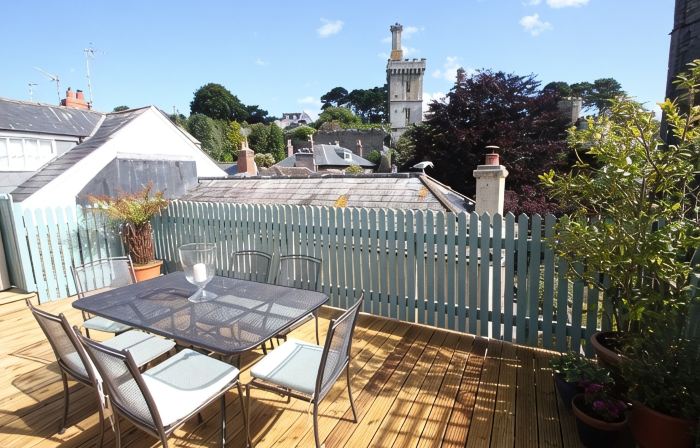 Private decking area & Central location  within 5 min walk of town.