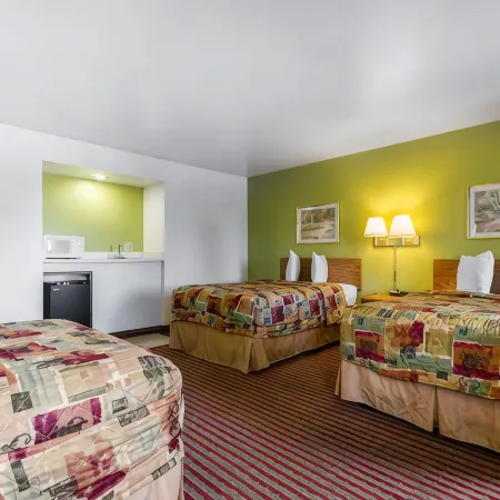 Econo Lodge Madison East