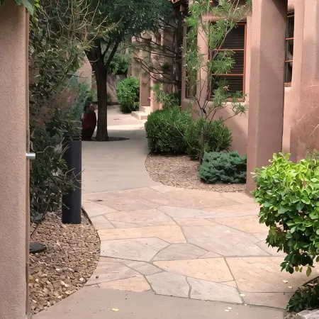 Luxury 3-bdr, 3-bath condo 3 blocks from Plaza downtown with underground parking