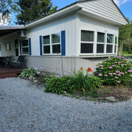 Seasonal Fully Furnished Mobile home