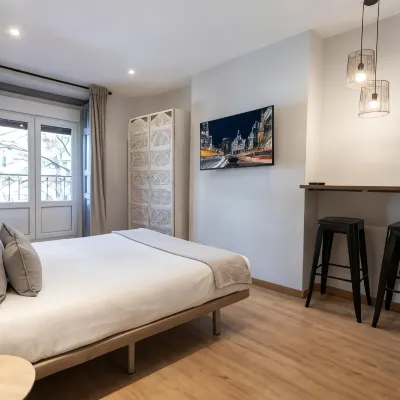 AbraCadabra Suites Отели рядом с достопримечательностью «Арганзуэла»
