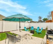 The Daydreamer - Walk To Walnut Beach, Restaurant + Shops - 3-Star