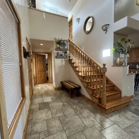 Heated Pool.Panoramic Views•4 Bed 2.5 Ba•Central Location