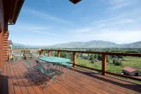 PINEVIEW LAKE LODGE- 6 bed 4.5 bath minutes from Snowbasin Ski Resort. - 4성급