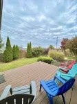 Cali king beds. Best of Nicholasville! Koi pond relaxing backyard. 3 bed 2 bath - 3-Star