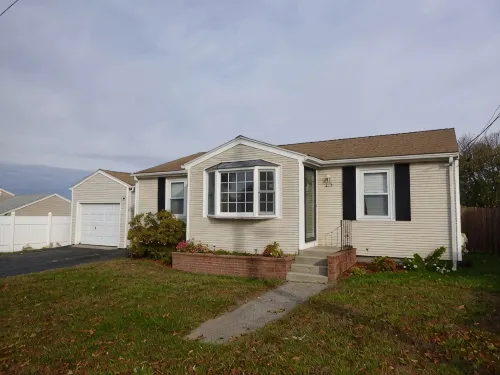 3-bedroom vacation home 6 minutes from Brown University - بيت ضيافة