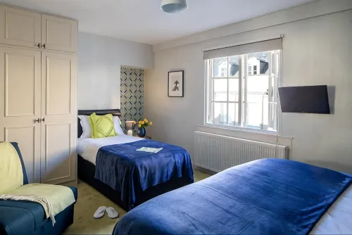 Dream Stays Bath - Trim Street Townhouse with Hot Tub - Apartment