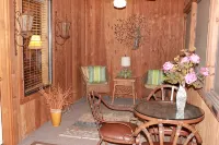 Luxury Log Cabin - Fireplace - Bath - WIFI - Cable - Porch - Pool - Resort - บังกะโล