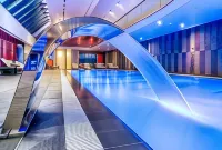 Uroczysko Siedmiu Stawów Luxury Hotel - プール
