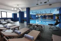 L.M Club Hotel - Kolam Renang