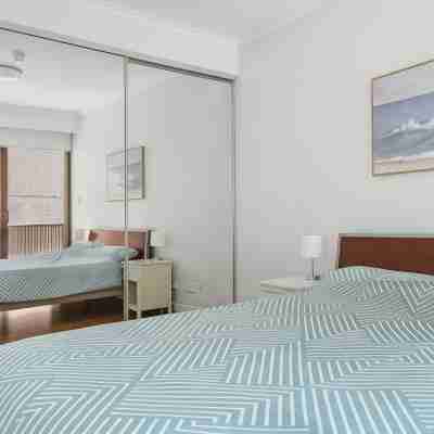Private & airy flat in the heart of Sydney Rooms