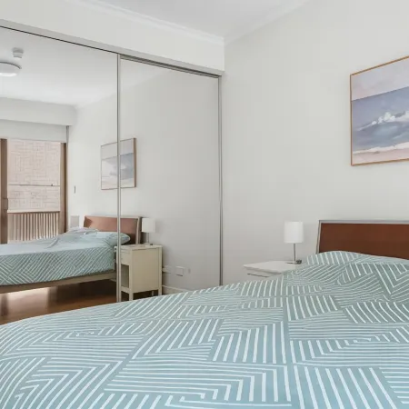 Private & airy flat in the heart of Sydney Hotels in Sydney