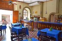 Hotel Los Balcones Leon - Breakfast