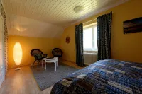 Idyllic sunny lakeside location with only 20 m to the private jetty and boat. - 3星級