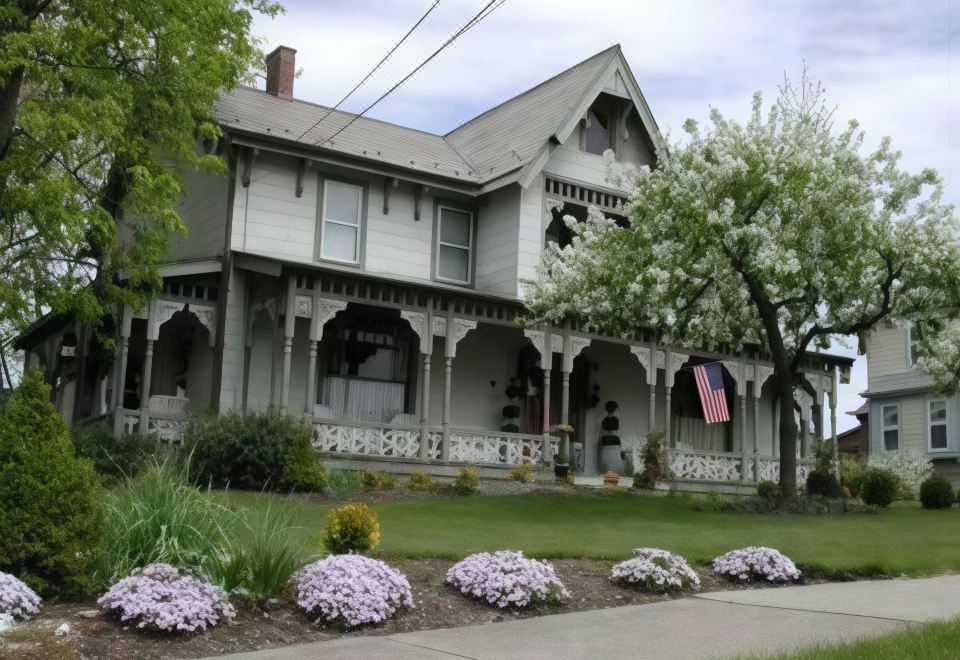 Rocking Horse Inn - Housity