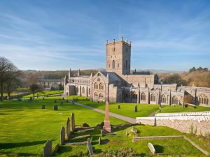 Penrhiw Priory