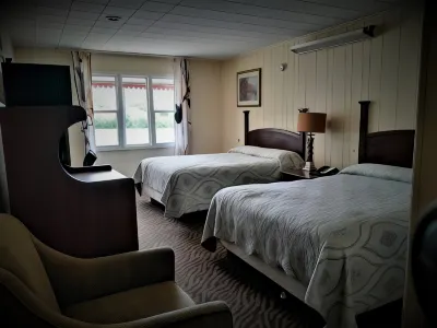 Peloke's Motel Отели в г. Катскилл