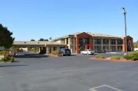 Super 8 by Wyndham Salinas