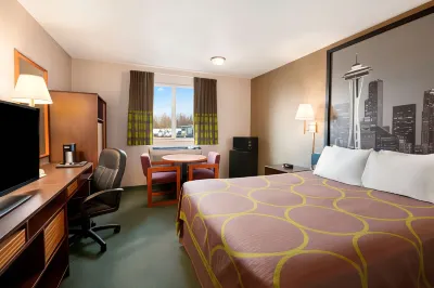 Super 8 by Wyndham Bellingham Airport/Ferndale Hotels in Lynden
