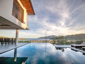 The Ocean Front Villa Nha Trang Abogo