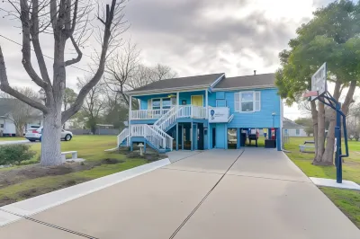 Galloping Seahorse Seabrook Home about 4 Mi to NASA! Отели рядом с достопримечательностью «Парк Мак-Хейл»