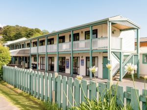 Bay of Islands Lodge