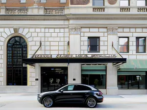 Hotel Fort des Moines, Curio Collection by Hilton