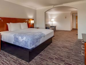 SureStay Plus Hotel by Best Western Benbrook Ft Worth