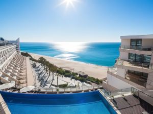 Sesimbra Oceanfront Hotel