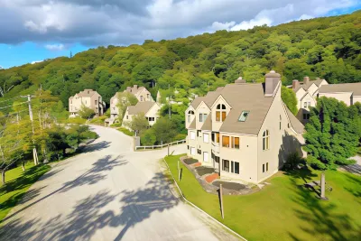 Fall Line Condos by Killington VR - 2 Bedrooms Các khách sạn ở Killington