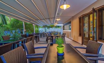 Hotel Pegasus-Adult Friendly - Housity