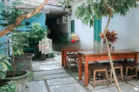 Flamboyan Asri Syariah Mitra RedDoorz Near Kampung Inggris Pare Hotels in Pare