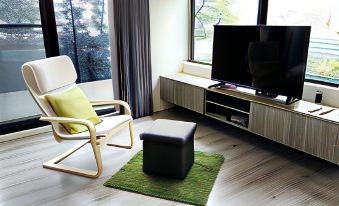 The Corner 10