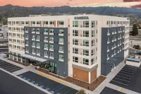 Cambria Hotel Burbank Airport Hotels in der Nähe von Sunglass Hut
