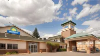 Days Inn by Wyndham Swift Current Hotels in 