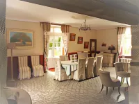 Le Manoir "Aux Douves" - บีแอนด์บี
