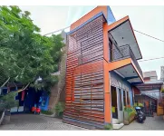 Kartini Guest House Near Alun Alun Probolinggo Hotels in Mayangan
